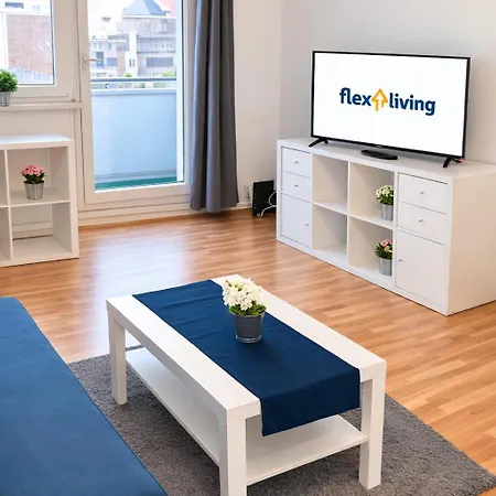 Schoene Mit Balkon In *