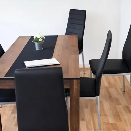 Schoene Mit Balkon In Gera