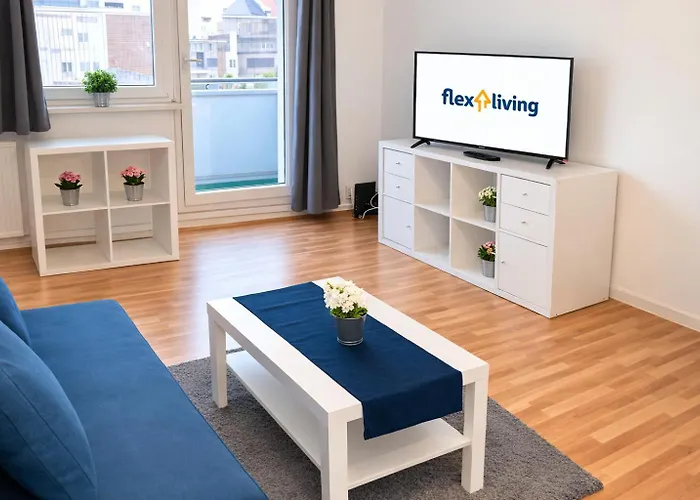 Schoene Mit Balkon In *